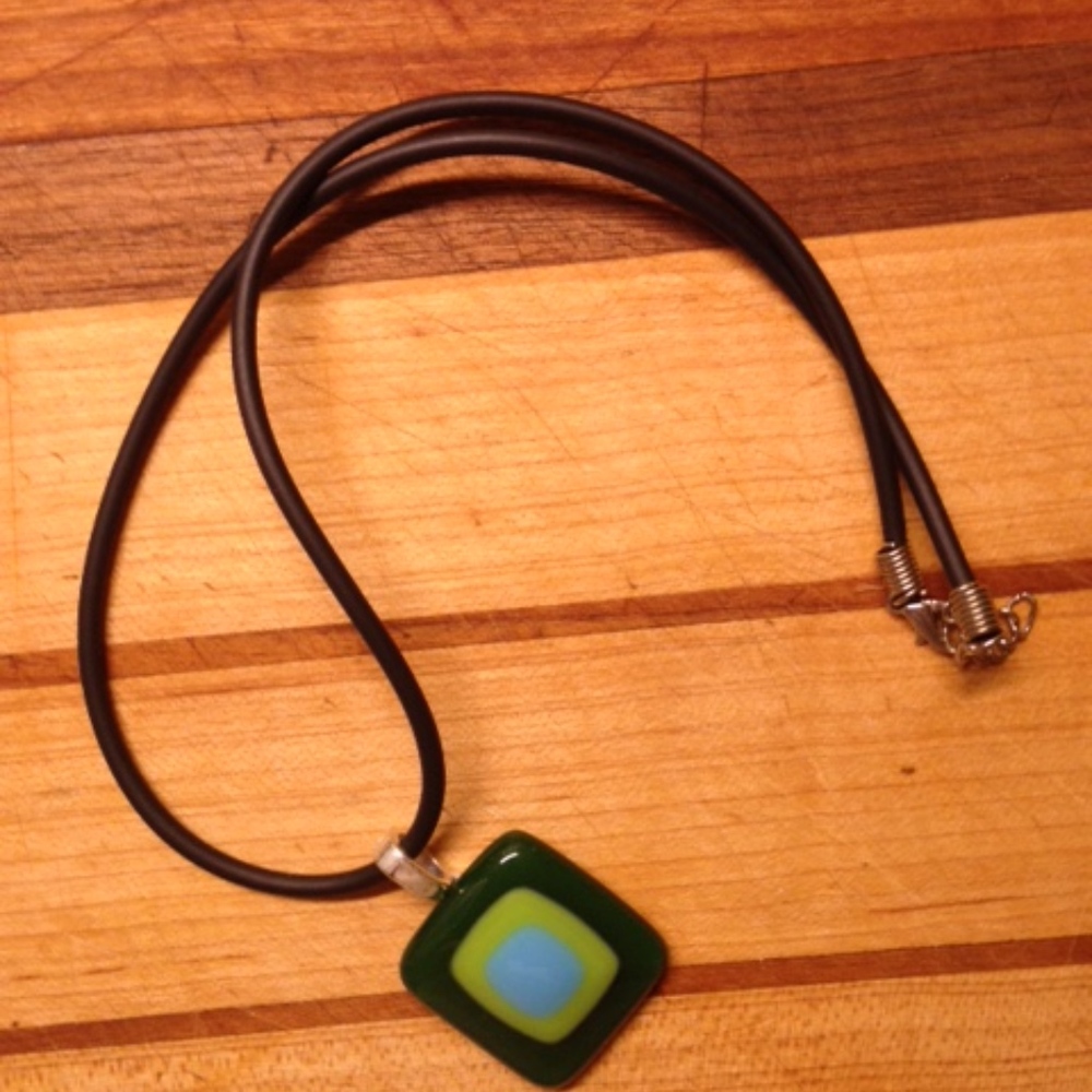 glass pendant necklace